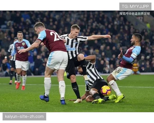 富勒姆客场三比一击败桑德兰 希门尼斯上演梅开二度好戏